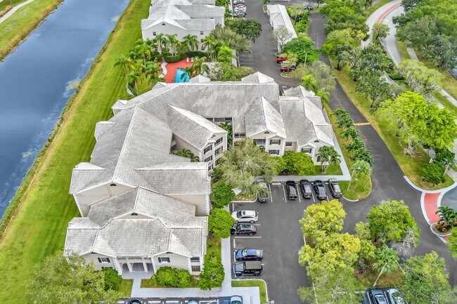 Building Photo - 2880 N Oakland Forest Dr