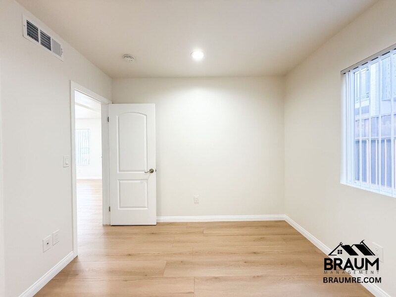 Building Photo - 1421 Centinela Ave