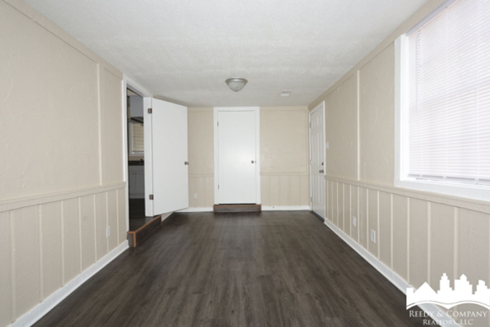 Building Photo - 6465 Forest Glen Dr