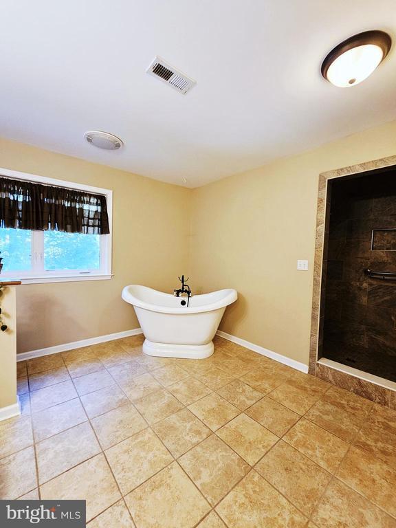 Building Photo - 5641 Scottish Highlands Cir