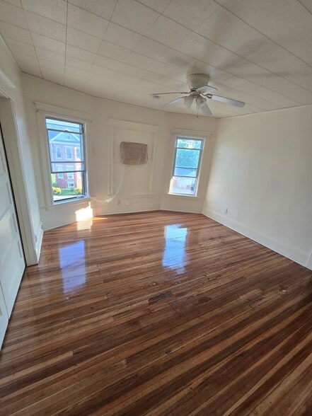 Building Photo - 20 Innis Ave