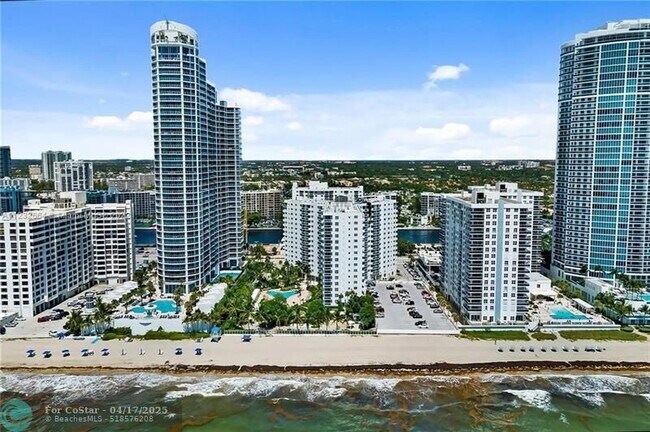 Building Photo - 3001 S Ocean Dr
