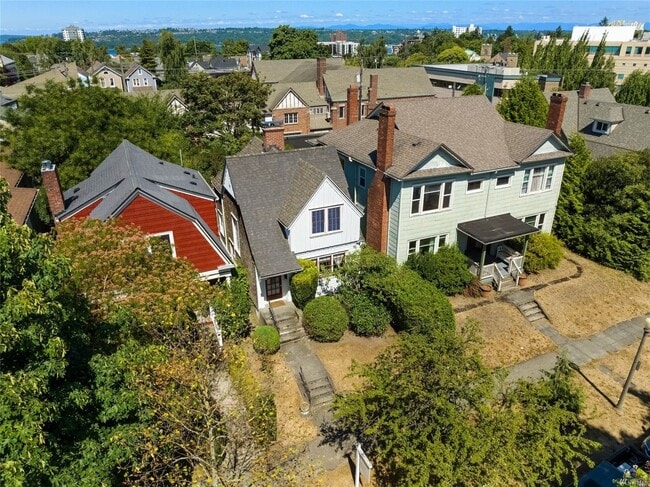 Building Photo - Cute North Tacoma Home - Stadium District ...
