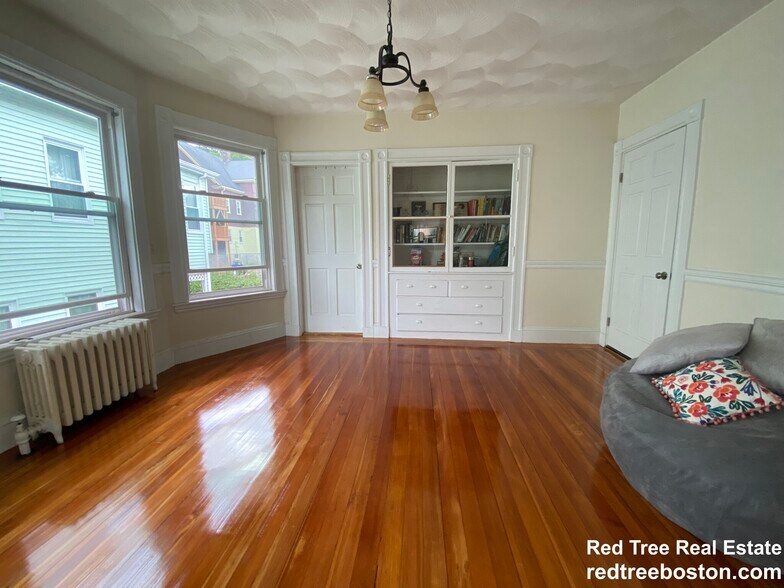 Building Photo - 72 Hobson St