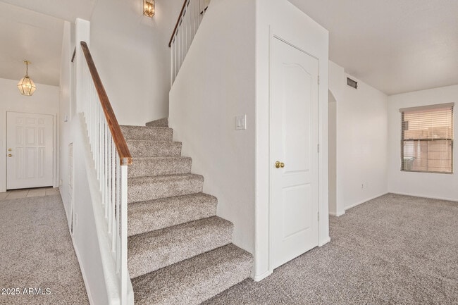 Building Photo - 2432 W Blue Sky Dr