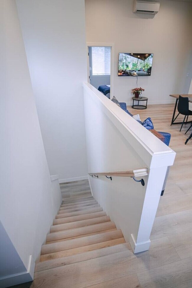 Building Photo - 3505 NE Creston Ave