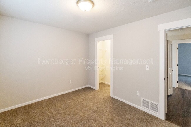 Building Photo - 6106 E 14th Ln