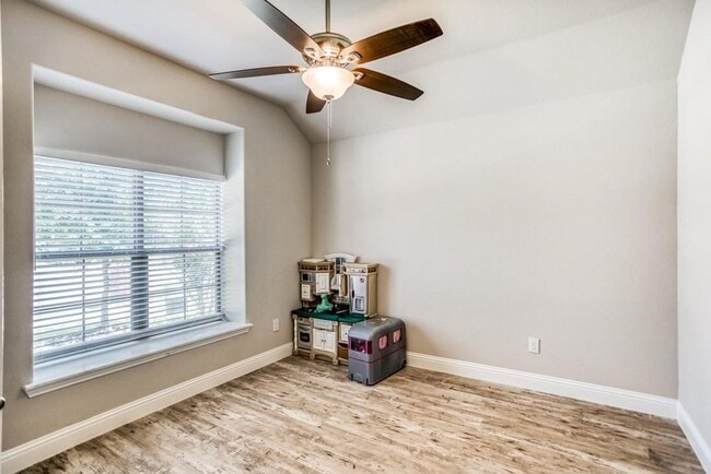 Building Photo - 616 Haven Dr