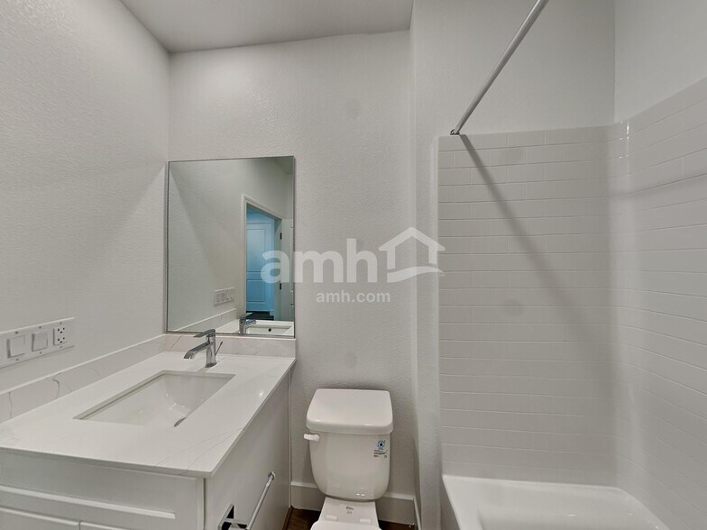 Building Photo - 8055 Braavos Peninsula Ave