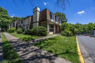 Building Photo - 6023 Forrest Hollow Ln