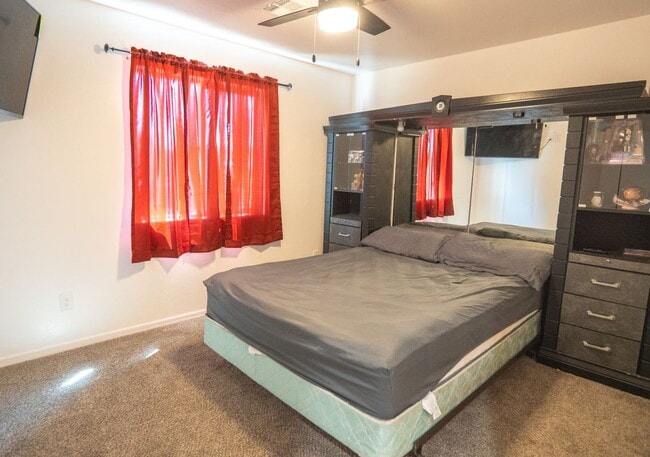 Building Photo - 2231 E 14th St