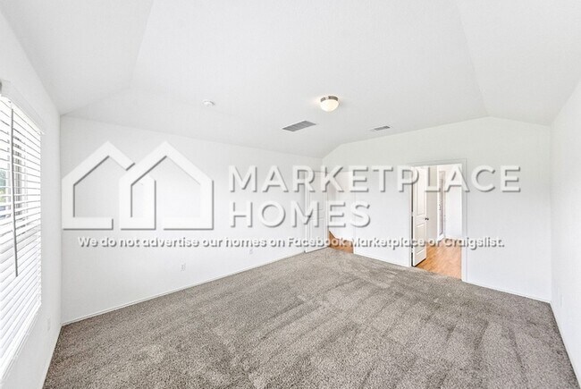 Building Photo - 3416 Pauling Loop
