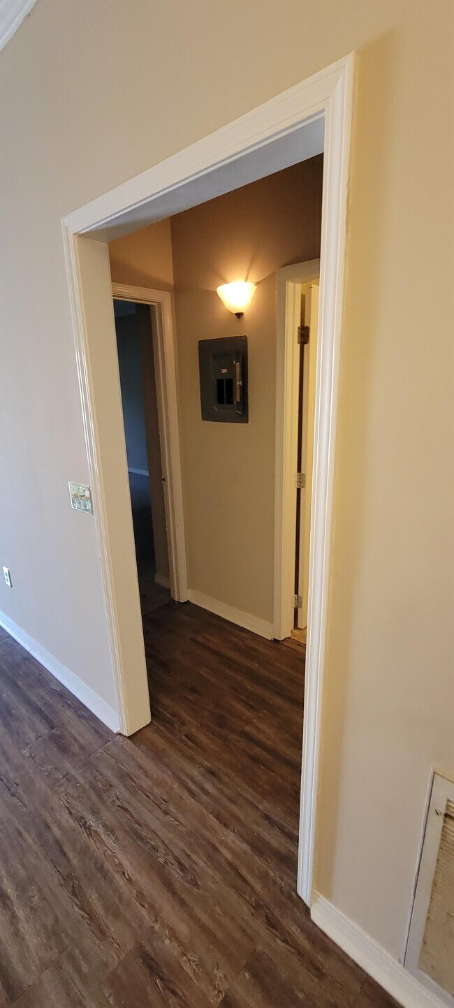 Building Photo - 22 River Run Dr