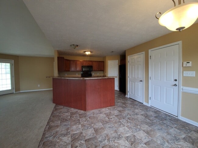 Building Photo - 102 Kennedy Dr