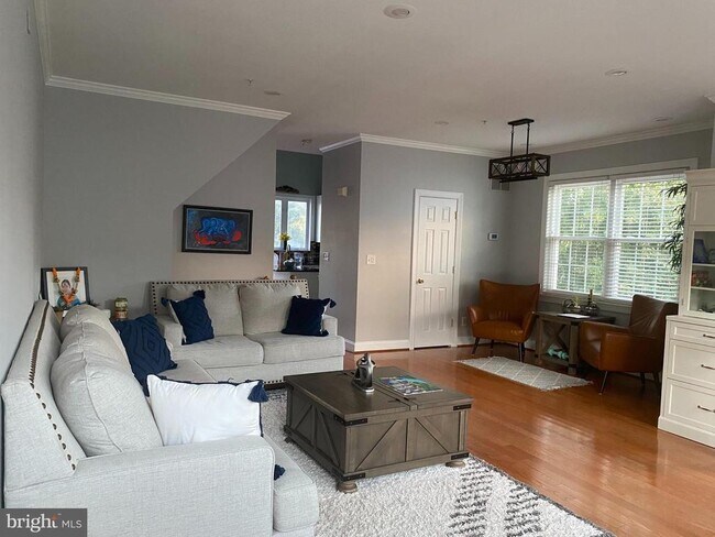 Building Photo - 2509 William Taft Ct