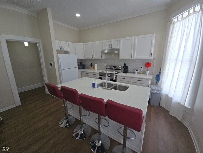 Building Photo - 1728 N Delaware St