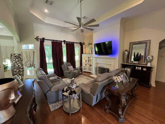 Building Photo - Luxury 4 Bedroom Home in Zachary’s Audubon Lakes
