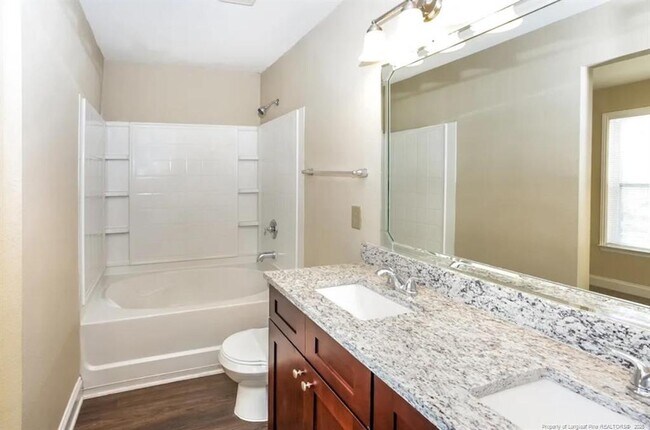 Building Photo - 956 Littleton Dr