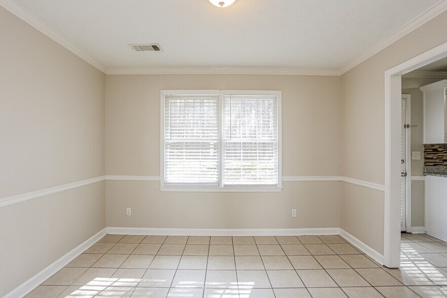 Building Photo - 1150 Burning Bush Dr