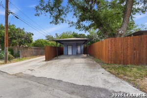Building Photo - 2555 W Kings Hwy