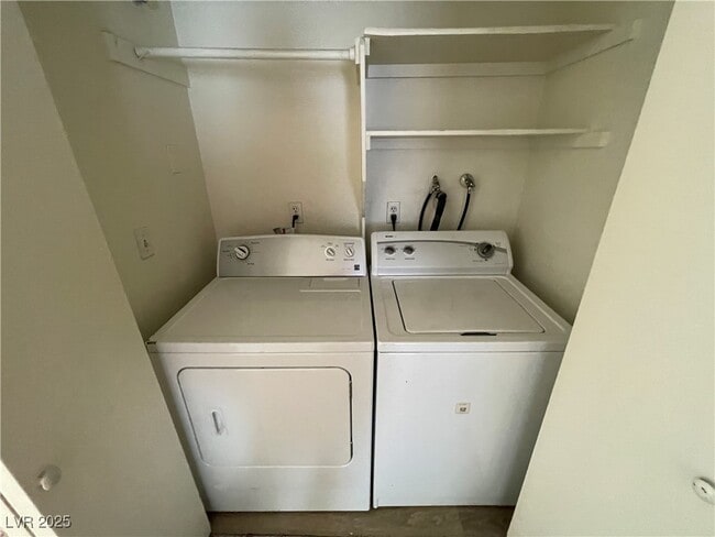 Building Photo - 1541 Linnbaker Ln