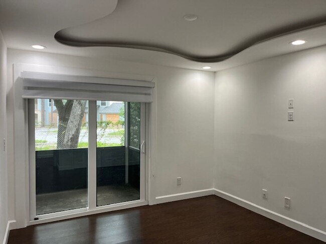 Building Photo - 1734 Foxhall Cir
