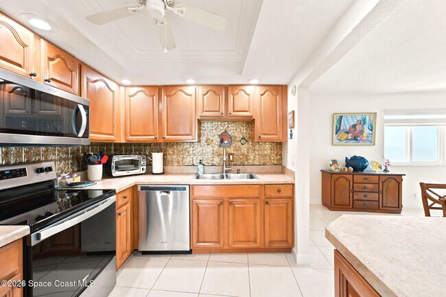 Building Photo - 1175 Jimmy Buffett Mem Hwy