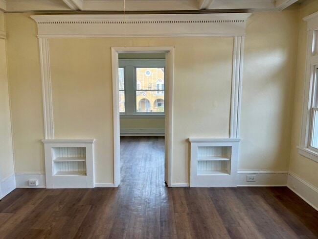 Building Photo - 2449 North Ave