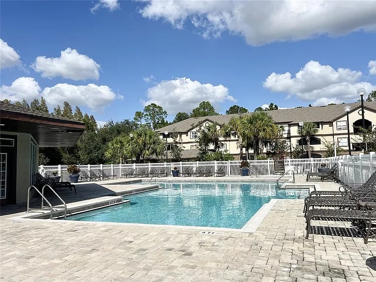 Building Photo - 16511 Enclave Village Dr