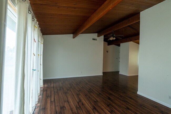Building Photo - 2033 E Garvey Ave N