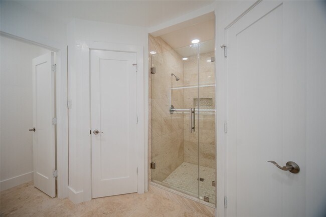 Building Photo - 4815 Caris St