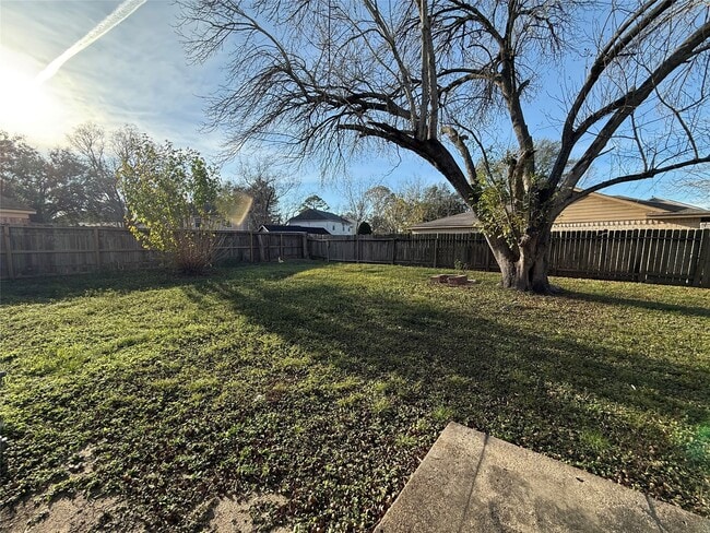 Building Photo - 4702 Ridgemar Cir