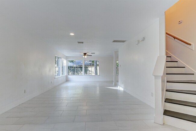 Building Photo - 21892 Silver Oak Ct