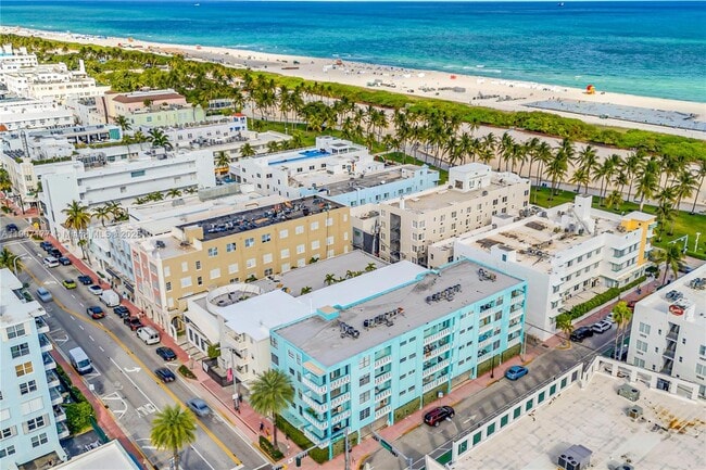 Building Photo - 701 Collins Ave