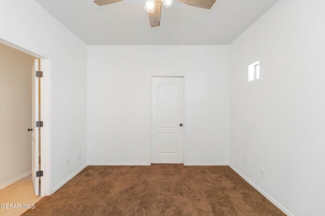 Building Photo - 14749 Sand Gate Dr