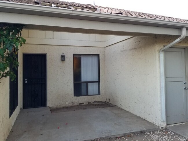 Building Photo - 1694 W Bullard Ave