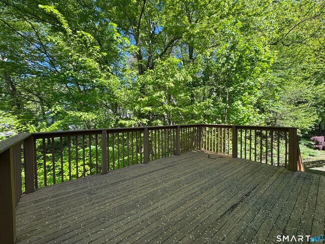 Building Photo - 223 Deer Run