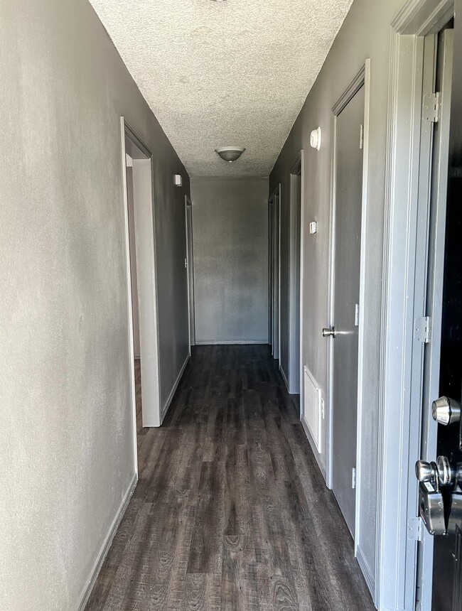 Building Photo - 112 Saskatchewan St