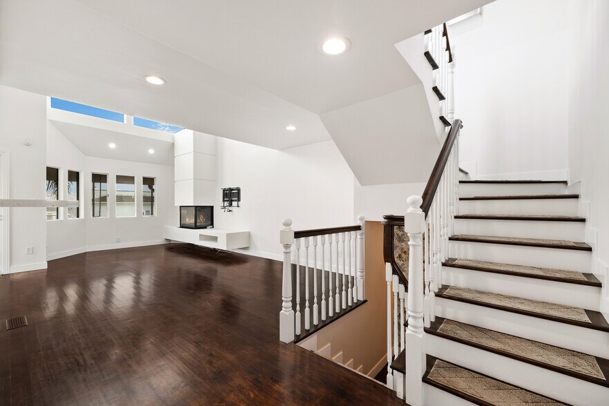 Building Photo - 24 Westwind St