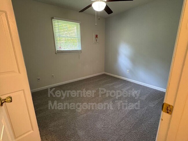 Building Photo - 1520 Kenwalt Dr