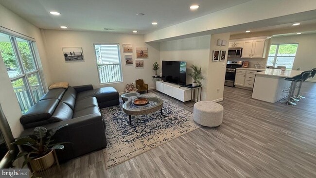 Building Photo - 1212 Parrish Dr