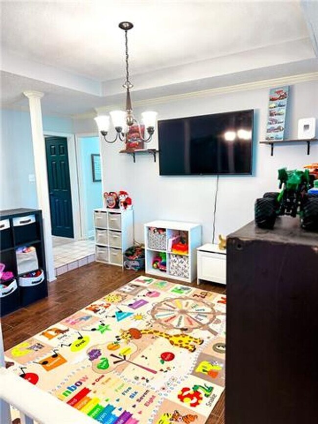 Building Photo - 107 Norfolk Ct