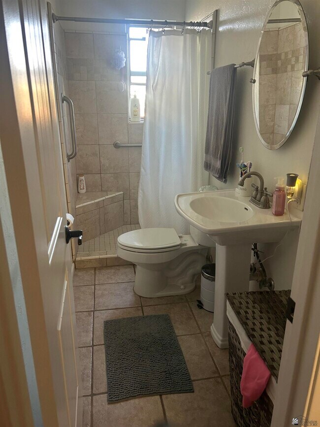 Building Photo - 333 E 30th St