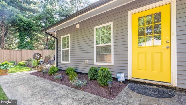 Building Photo - 6317 Everglades Dr
