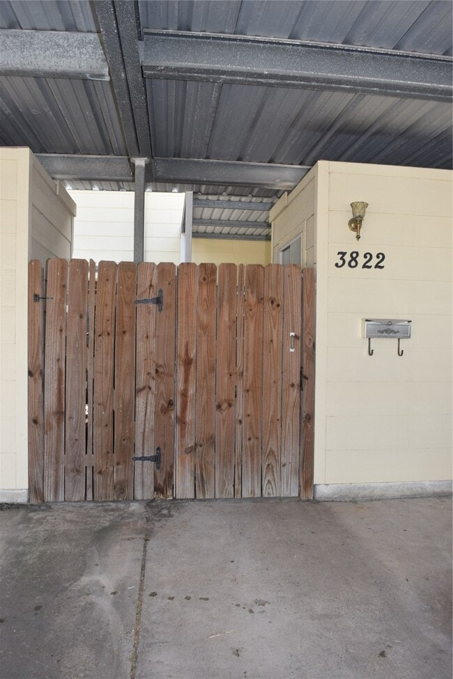 Building Photo - 3822 Laura Leigh Dr