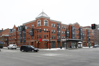 Building Photo - Roxbury Corners