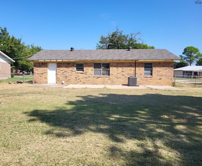 Building Photo - 4606 Tammy Dr