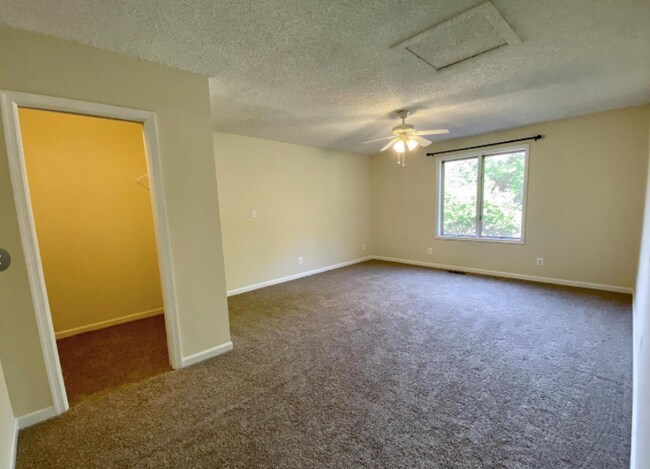 Building Photo - 10600 Redbird Ln