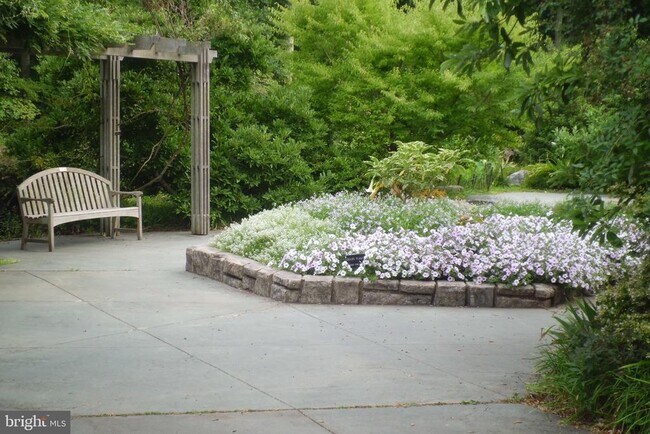 Building Photo - 3808 Delano St