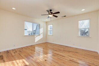 Building Photo - Lovely light and bright 3 bedroom 2.5 bathroom home Doe MIll Neighborhood, Cul-de-Sac Location